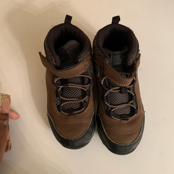 Shoes - Picture 5 of 6